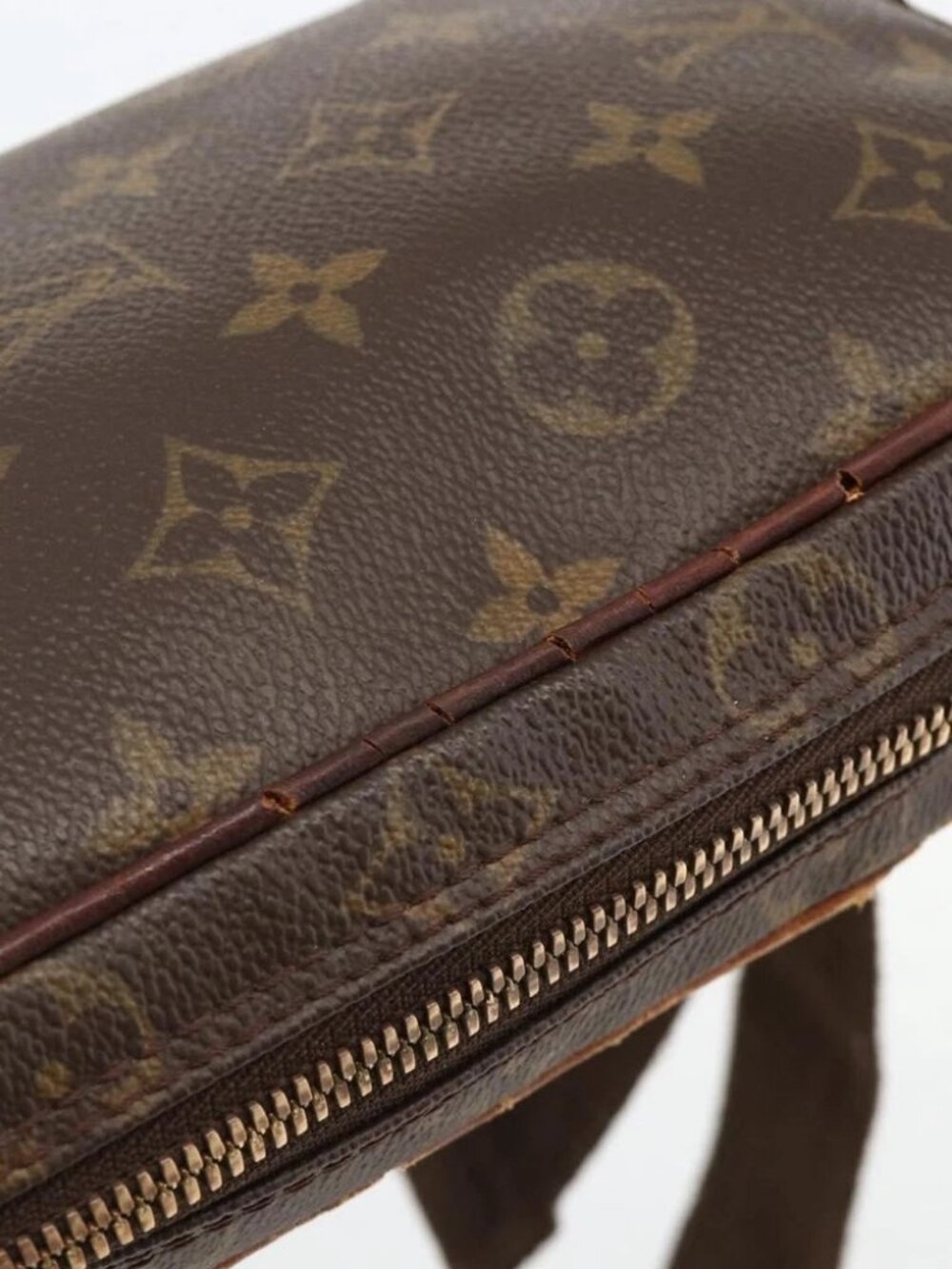 LOUIS VUITTON Monogram Pochette Gange Shoulder Bag - Picture 12 of 16